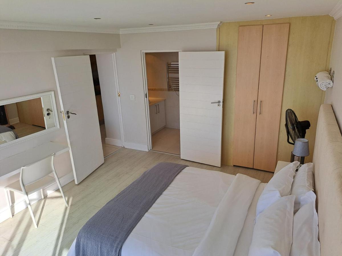 3 Bedroom Sea Facing Family Apartment Cape Town Moullie Point Экстерьер фото