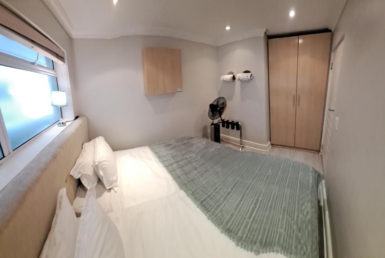 3 Bedroom Sea Facing Family Apartment Cape Town Moullie Point Экстерьер фото